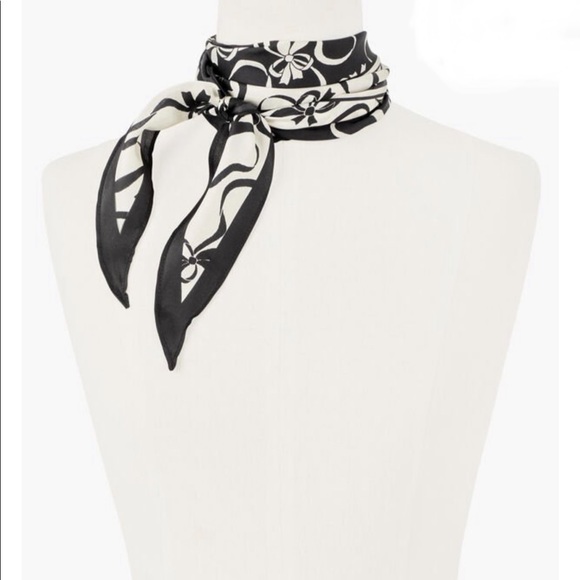 Talbots swirly bows Diamond scarf - Picture 4 of 15
